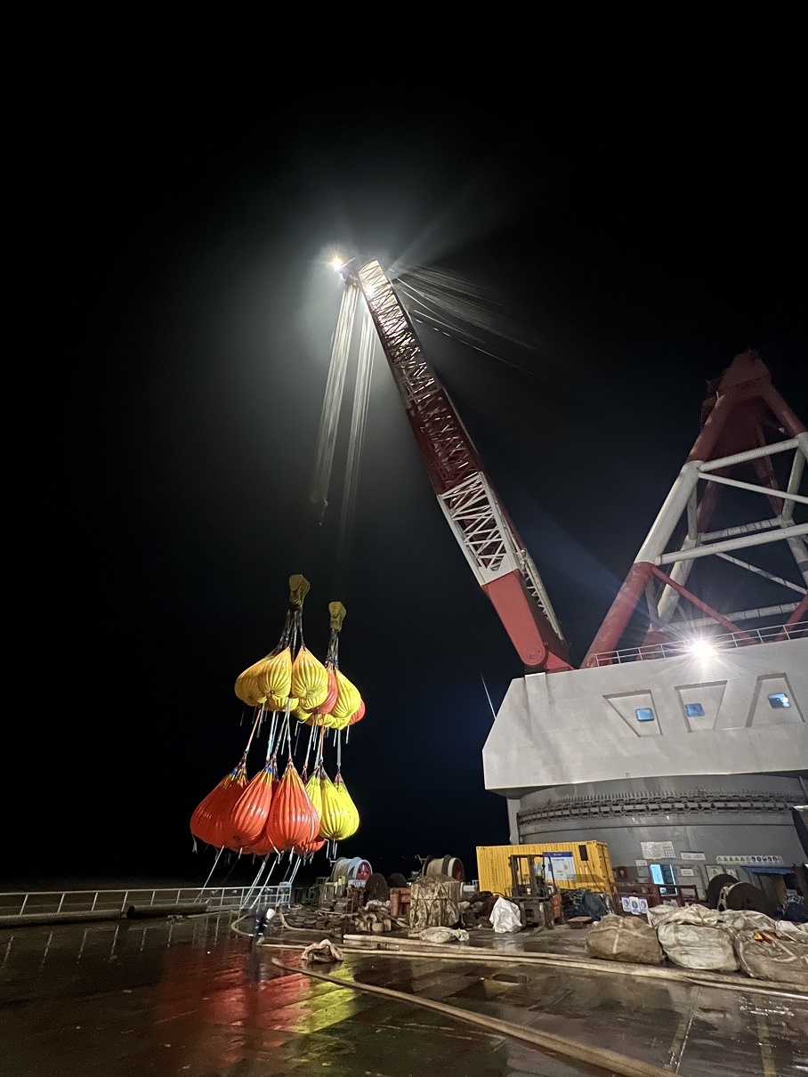 1600T float crane load test_副本.jpg